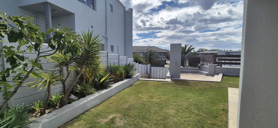 5 Bedroom Property for Sale in Van Riebeeckstrand Western Cape